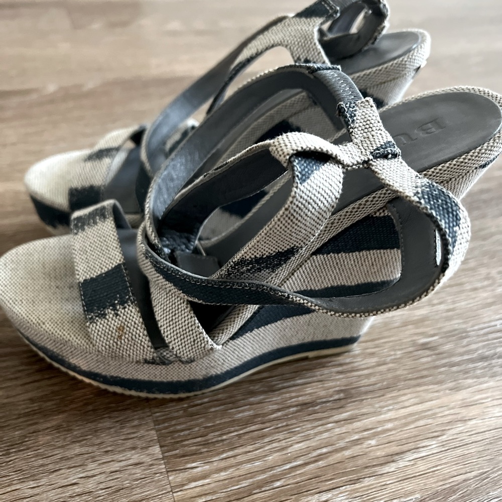 Burberry Open toes Wedge Shoes Made in Italy US 7.5